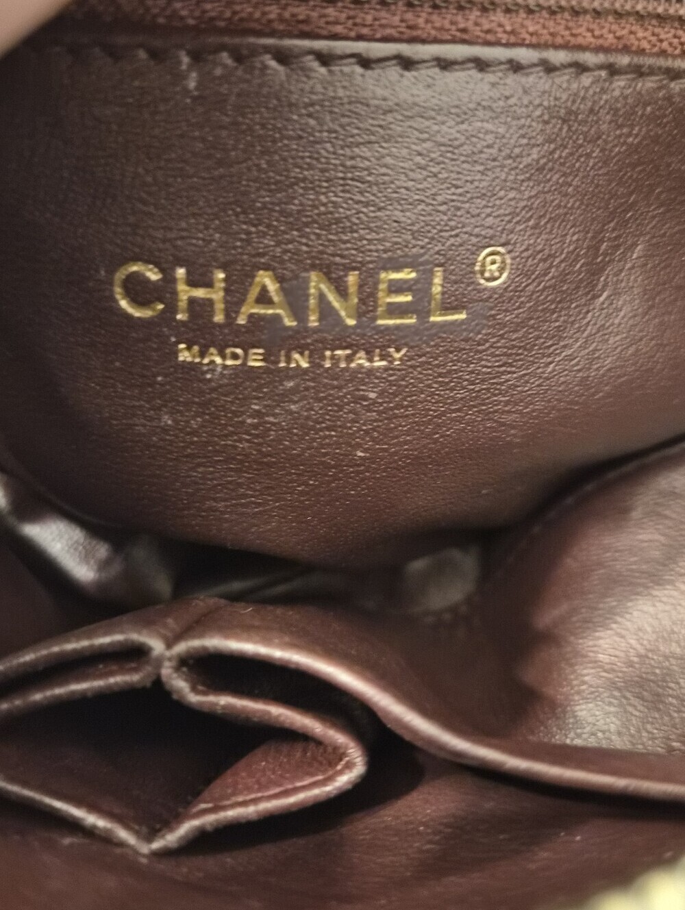 Chanel Chevron Camera Bag – Black Lambskin | 20 Series | Authenticated - Picture 12 of 13